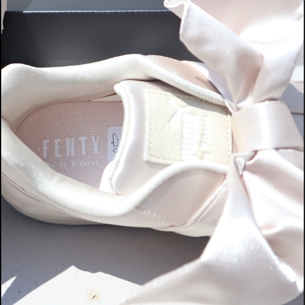 Fenty x Puma Bow Sneakers - Picture 7 of 7